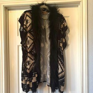 BNWT DDR Bankhead blanket cape M